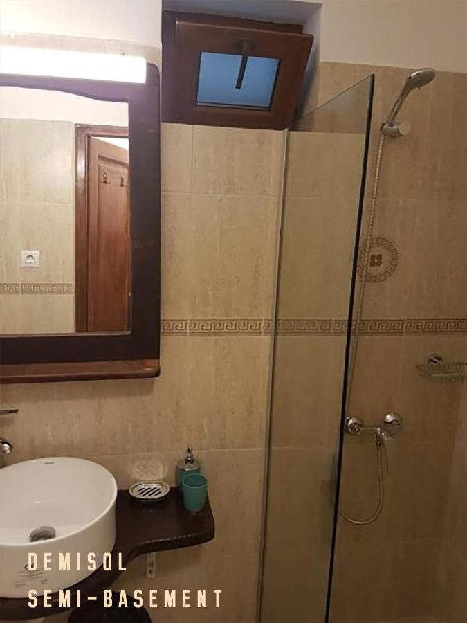 Гостевой дом Pensiunea Geostar Куртя-де-Арджеш-25
