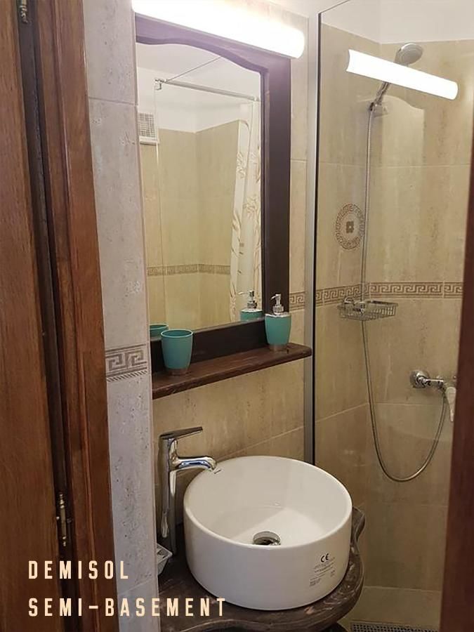 Гостевой дом Pensiunea Geostar Куртя-де-Арджеш-36